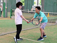 テニスコーチ（レッスンやイベントの企画運営）◆未経験可／残業ほぼナシ／テニスメーカーと用具使用契約2