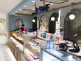 洋菓子屋の店舗運営スタッフ（店長候補）◆未経験歓迎／最短半年でエリアマネージャーに／月給28万円以上3