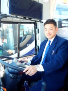 観光バスの運転士◆貸切バスや路線バス、高速乗合バスも挑戦できます！／月給35万円以上！／残業ほぼなし1