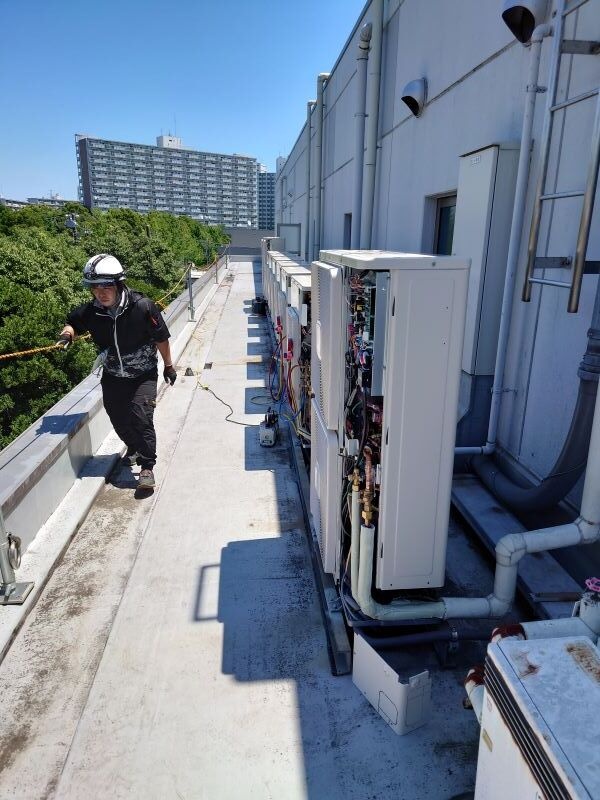 電気空調設備工事スタッフ◆未経験月給22万円～／賞与（昨年4～6ヶ月分）／家族手当／残業ほぼナシイメージ1