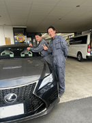 自動車ガラスの施工スタッフ（未経験歓迎）◆土日祝休み／創業55年のメーカー指定店／年収800万円も可1