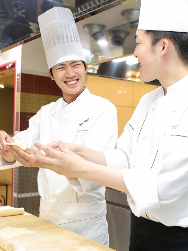 調理師学校教員（職種未経験歓迎）◆西洋料理または日本料理担当／土日祝休／月給27万円以上／賞与年2回イメージ1