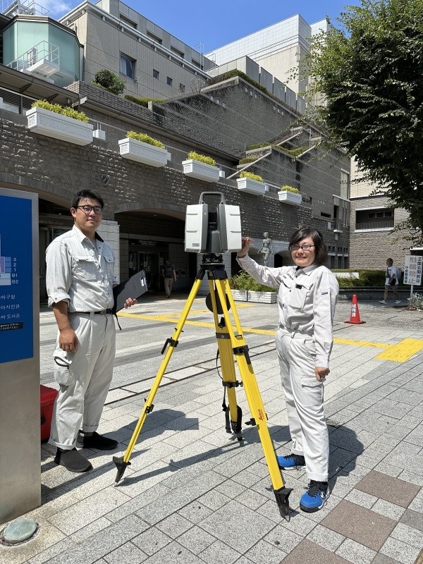 測量スタッフ◆未経験歓迎／土日祝休み／年休122日／残業月20時間以下／東証スタンダード上場グループイメージ1