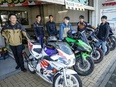 オートバイの販売スタッフ◆バイク好きなら応募可／未経験8割／賞与最大4.4ヶ月分／ノルマ無／完休2日3