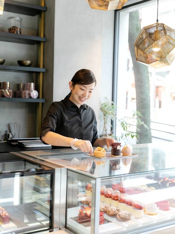 洋菓子店の店舗運営スタッフ◆食べログ百名店にも選出された人気店『Libertable』／年休120日イメージ1