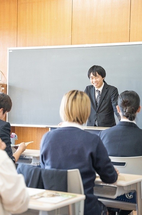 通信制高校サポート校の教員（未経験歓迎）◆常勤／フレックス制／定着率90％以上／残業ほぼ無／社宅有イメージ1