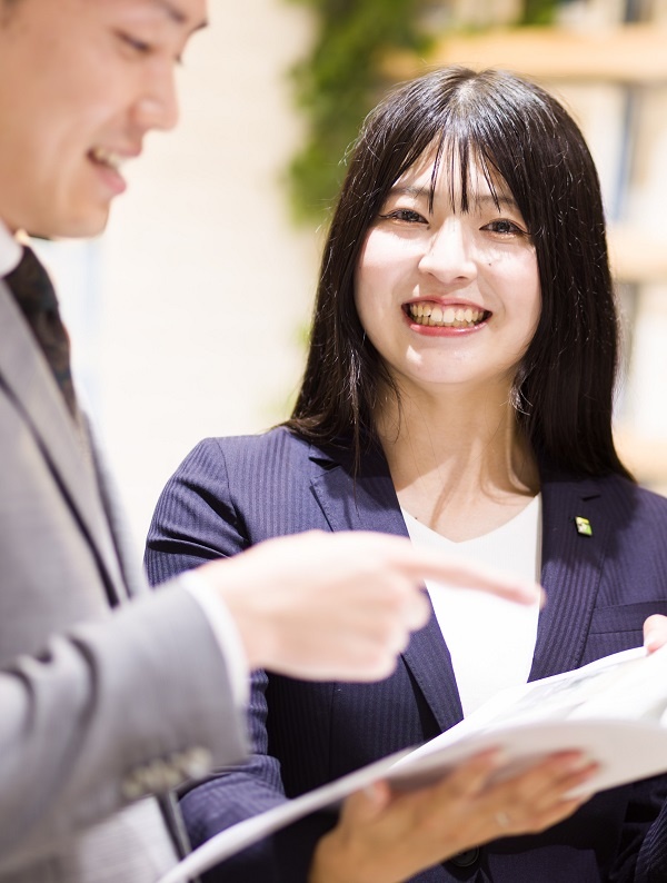 人事◆新卒・中途採用を担当／年間休日120日／残業月10h以内／賞与年2回／転勤なし／TVCM放映中イメージ1