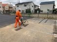 道路の塗装スタッフ◆未経験歓迎／白線や「止まれ」の線を描く／月給27.1万円～／5連休有／賞与年2回3