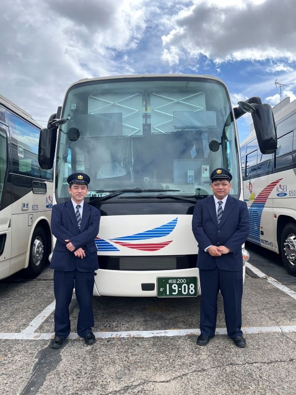 バス運転士（未経験歓迎）◆入社後に大型二種免許取得／賞与年2回／平均月収30万円／手当や福利厚生充実イメージ1