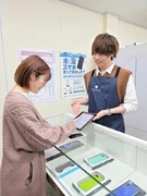 スマホ修理店の受付スタッフ◆未経験大歓迎／年休115日／残業月平均10h以内1