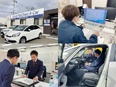 車の貸し出しスタッフ◆未経験歓迎／残業ほぼナシ／賞与年3回／昨年度賞与4ヶ月分／最新車種を運転できる2