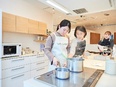 ショールームスタッフ◆有休取得率95.6％！／年間休日123日／残業月15H程度／正社員登用前提3