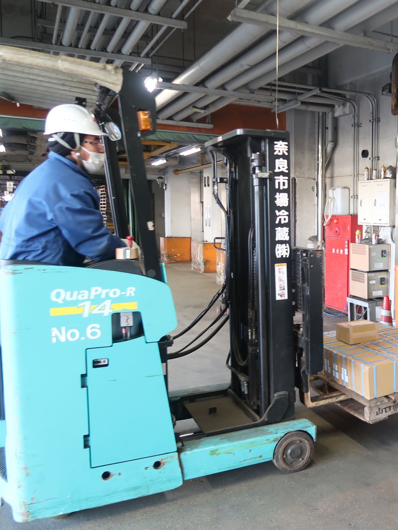 フォークリフトの作業スタッフ（未経験歓迎）◆残業月10h／年休120日以上／奈良県が100％出資！イメージ1