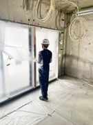 作業スタッフ◆未経験から月給30万円／完全週休2日／賞与年3回／13時や14時に退社も可／残業少なめ1
