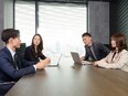 サポート事務◆同期約30名と研修からスタート／月収例36万円／17時退社可／年3回9連休あり2
