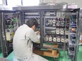 制御盤の製作スタッフ◆未経験OK／年休127日／土日祝休／17時半退社／残業月5h／日勤／賞与年3回2