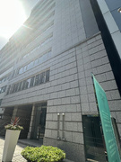 経理財務◆韓国発の化粧品メーカー／年休120日／土日祝休／社割有／リモート可／服装・髪色・ネイル自由1