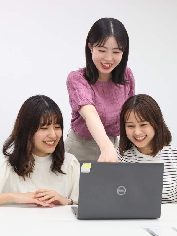 SNS運用（未経験歓迎）◆SNSや動画で魅力をPR／年休125日／賞与2回／残業ほぼ無し／ネイルOKイメージ1