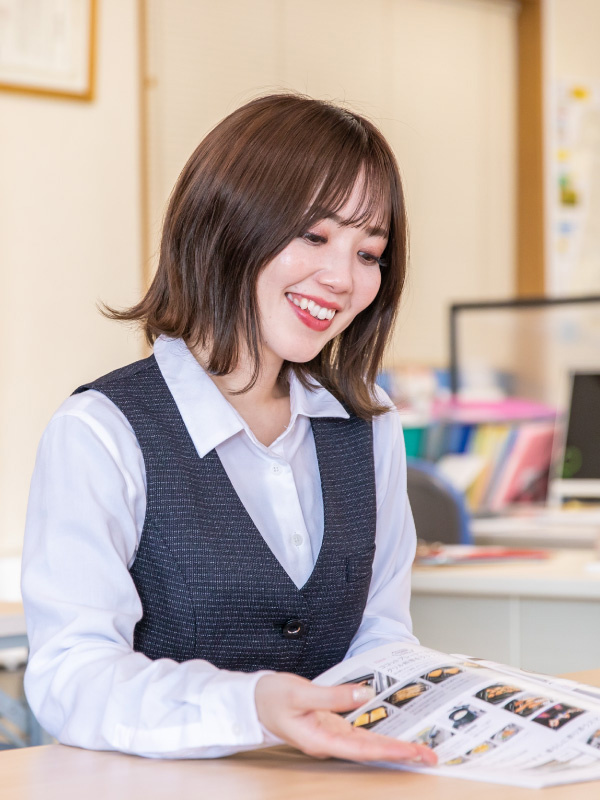 事務（未経験歓迎）◆創業69年の安定企業／完休2日制／残業ナシ／1食100円～の社食ありイメージ1
