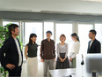 アトム法律事務所のカスタマースタッフ◆基本定時退社／年休125日／髪服装完全自由／年収560万円も可2