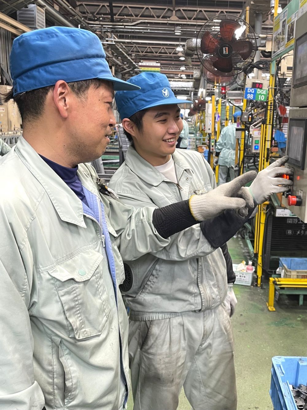 製造スタッフ◆未経験歓迎／土日休み／年間休日121日／転勤なし／福利厚生充実／創業102年の安定企業イメージ1