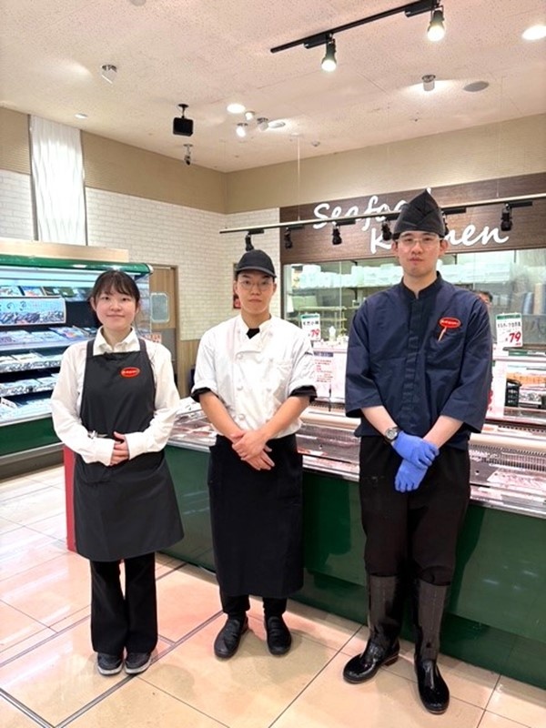 スーパーの店舗運営スタッフ（未経験可）◆月9日休／残業月20h以下／賞与年2回／正社員デビューも歓迎イメージ1