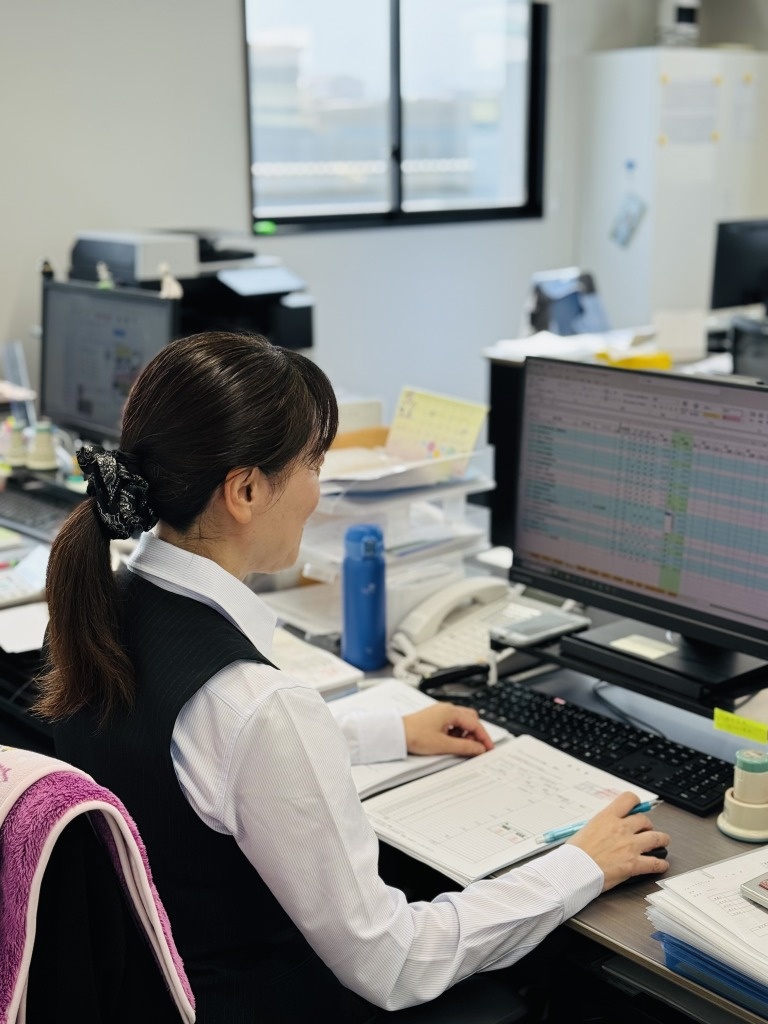 経理（未経験歓迎）◆完全週休2日制／残業月10時間以下／賞与昨年度実績3.5~4ヶ月分イメージ1