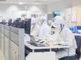 漢方製剤の製造スタッフ◆年間休日127日／残業少なめ／定食が500円以下の社員食堂あり！3