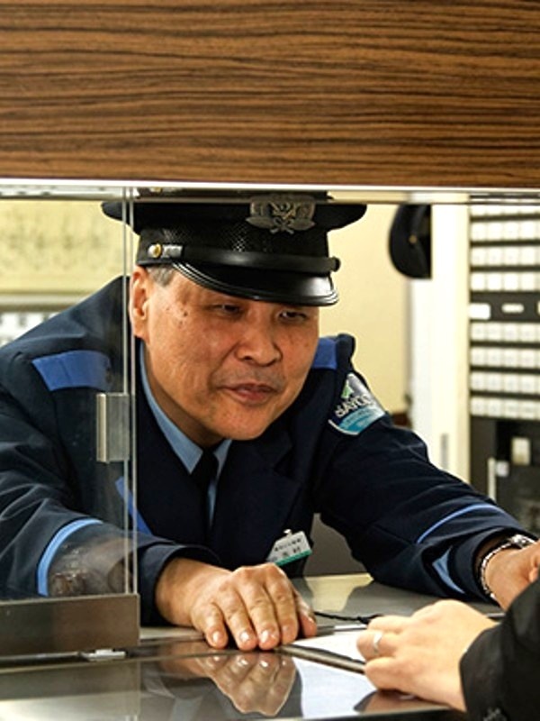 警備スタッフ（未経験歓迎）◆設立75年／ルーティーン業務中心／残業月平均20時間以下／面接1回イメージ1