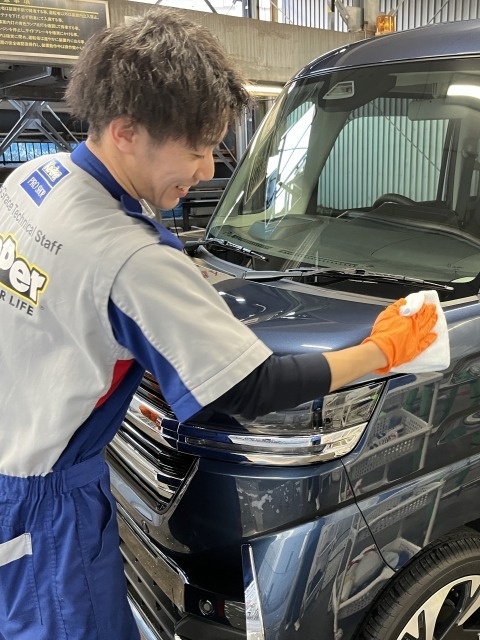 カーコーティング施工スタッフ（未経験歓迎）◆残業ほぼナシ／各種手当が充実／設立60年の安定企業！イメージ1