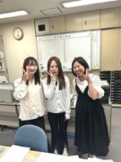 経理事務◆創業50年以上連続で売上UP／毎年昇給・評価制／繁忙期でも残業ほぼナシ／1年間で引き継ぎ1