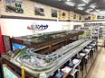 バラエティショップの店舗運営スタッフ◆未経験OK／残業ほぼ無／有休取得率90％以上／住宅・子供手当有2