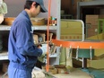 交通安全用品の製造スタッフ（未経験歓迎）◆創業40年以上の安定企業／実働7.5時間／賞与年2回3