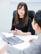 事務スタッフ◆年休120日／残業なし／おしゃれ手当・ランチ手当あり／社員の4割が副業中／賞与年2回1