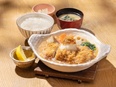 『大戸屋ごはん処』の店舗運営スタッフ◆平均月収33万円／健康優良法人／月10日休／住宅・子供手当あり2