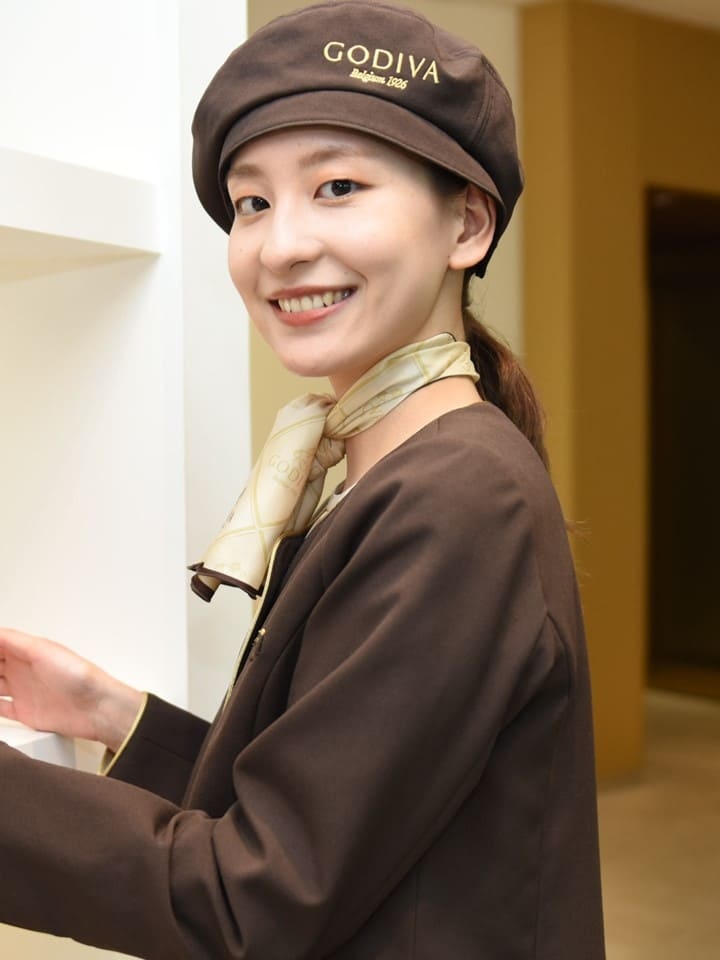 ゴディバの店舗運営スタッフ（未経験歓迎）◆残業ほぼなし／ゴディバ仕込みの接客術、身につけられます。イメージ1