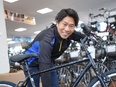 店舗運営スタッフ◆あなた専属のサポート有／完休2日制／残業月平均17h／ほとんどの社員が毎年昇給！2