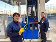 ガソリンスタンドの店舗運営スタッフ（未経験歓迎）◆年休120日／完全週休2日／創業100年の安定企業2
