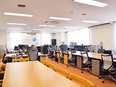 人事労務（未経験歓迎）◆年休120日／残業少なめ／月給28万円～／6日間の特別休暇あり／時差出勤OK2
