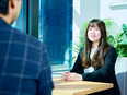 実験サポート◆未経験＆文系大歓迎！／年休120日／残業月12時間／賞与実績3.2ヶ月分／充実の手当2
