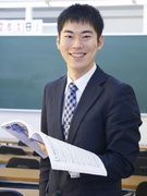 塾講師（校舎長候補）◆月給32万円～／年2回昇給／残業月1時間未満／塾業界トップクラスの表彰制度あり1