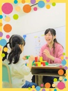 子ども向け発達教室の先生◆未経験歓迎／持ち帰り仕事ナシ／年休120日以上／賞与2回／育休延長6年1