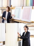 ショールームの接客スタッフ◆創業84年／未経験歓迎／年休124日／有名施設の導入実績あり1
