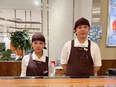 惣菜店の店舗運営スタッフ◆未経験歓迎／オープニング募集あり／店長まで最短1年／駅から徒歩5分以内！2