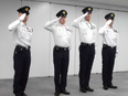 施設警備スタッフ（未経験歓迎）◆昨年度賞与4.6ヵ月分／未経験者が約8割／転勤ナシ／定年再雇用制度有2