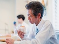 病院の警備スタッフ（未経験歓迎）◆東証プライム上場／月8～9日休み／残業無／連休OK／座り仕事が5割3