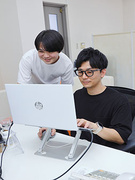 自社システムのカスタマーサクセス（お客様の支援を担当）◆未経験歓迎／年間休日120日以上1