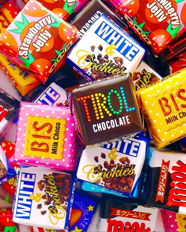 チロルチョコの商品企画◆創業120年以上／賞与年3回・最大5ヶ月分／フルフレックスタイムイメージ1