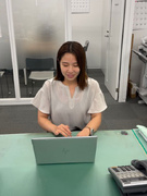 営業アシスタント◆年間休日124日／東証プライム上場／週2回在宅勤務可／副業OK／くるみん認定企業1