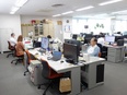 経理◆年間休日125日／残業月5時間程度／昨年度賞与実績4ヶ月分／有休取得率97.7％／家族手当あり3